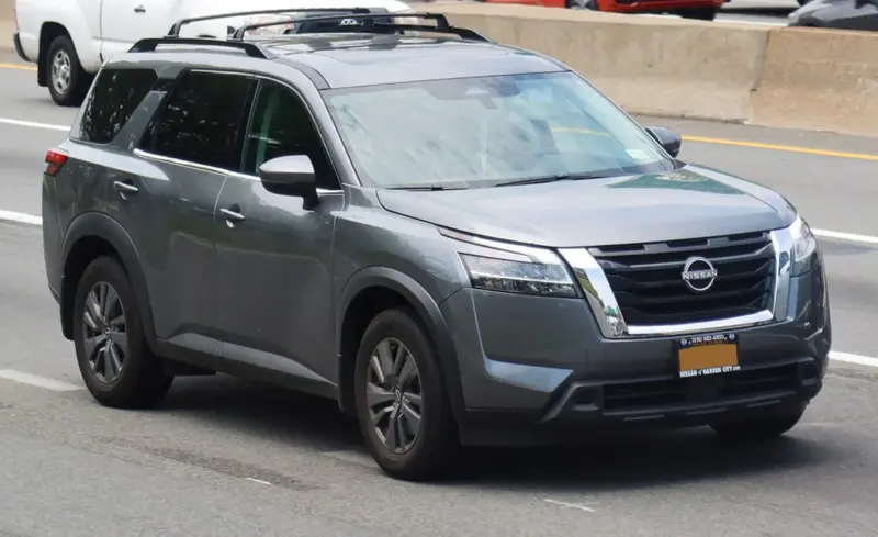 Nissan Pathfinder - 3