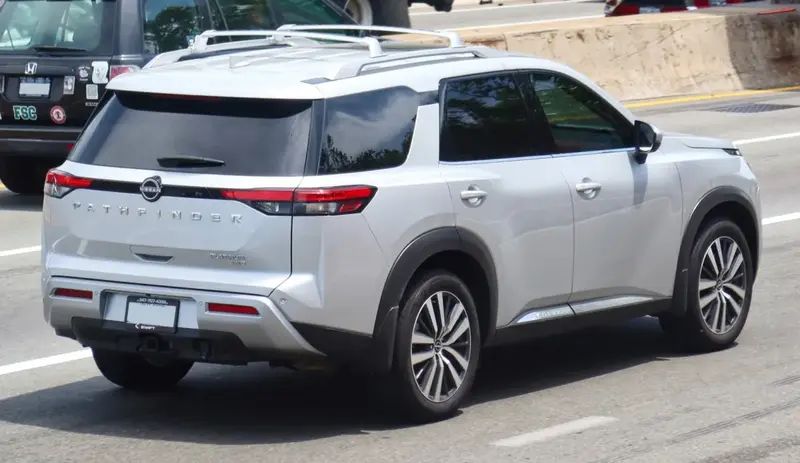 Nissan Pathfinder - 4