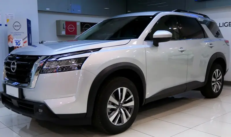 Nissan Pathfinder - 6