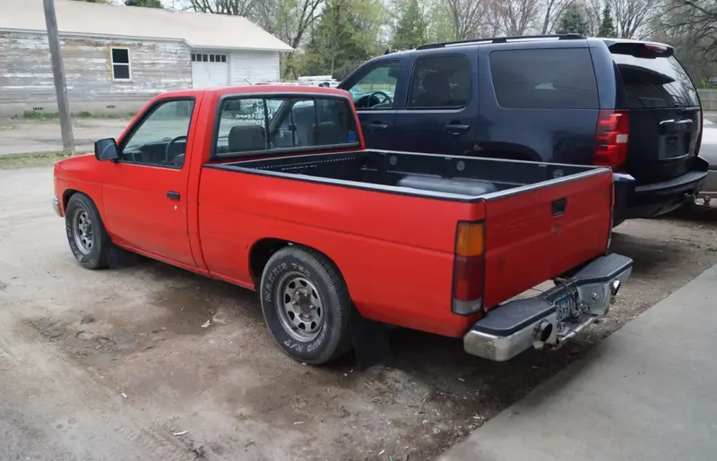 Nissan Pick UP - 2