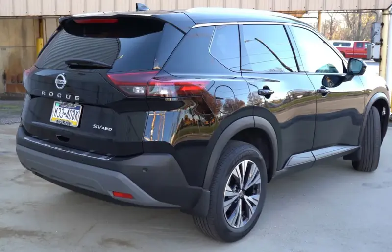 Nissan Rogue - 2