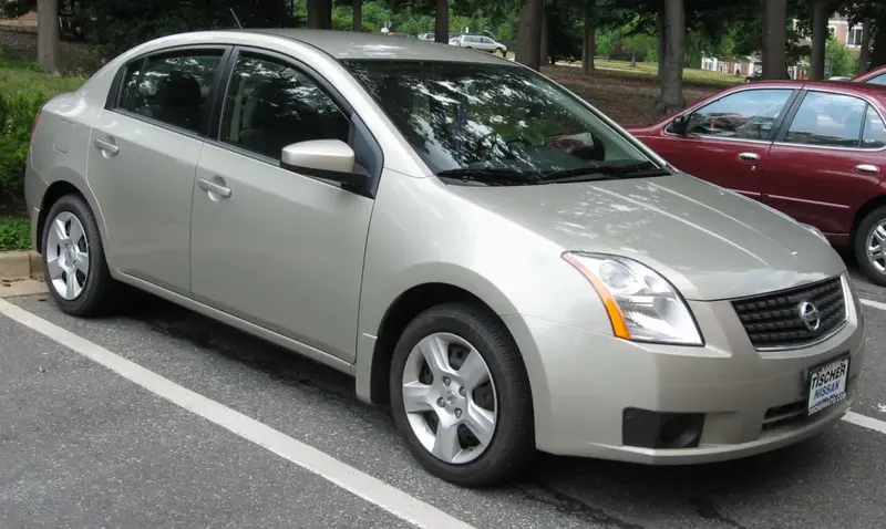 Nissan Sentra - 2