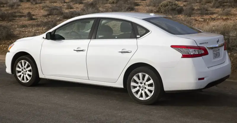 Nissan Sentra - 4