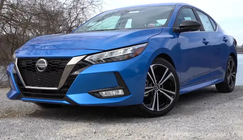 Nissan Sentra - 5