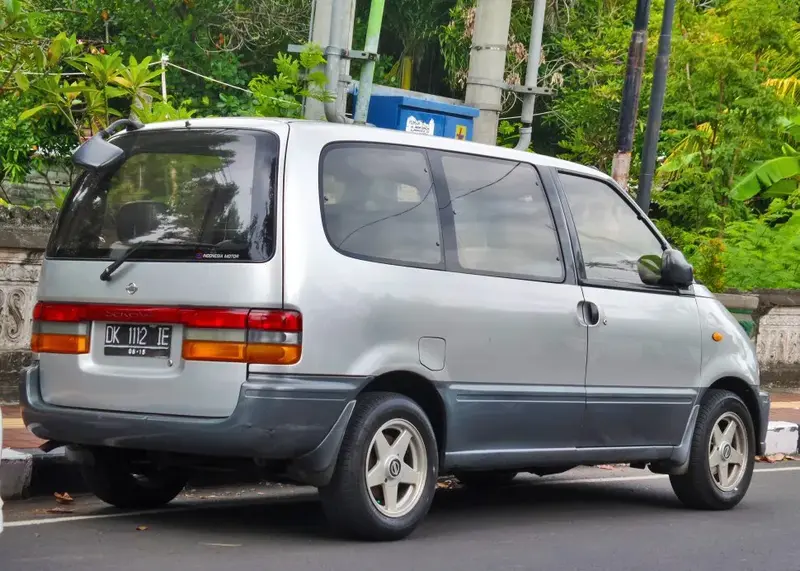 Nissan Serena - 2