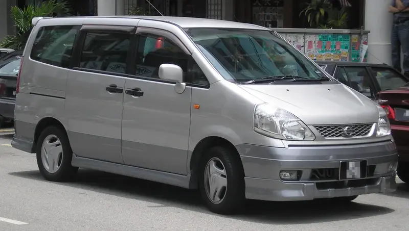 Nissan Serena - 1