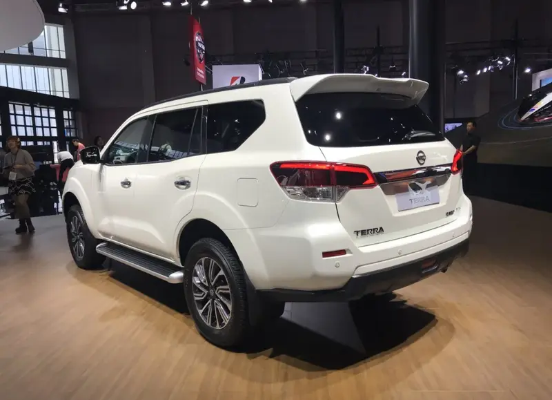Nissan Terra - 2