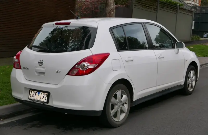 Nissan Tiida - 4