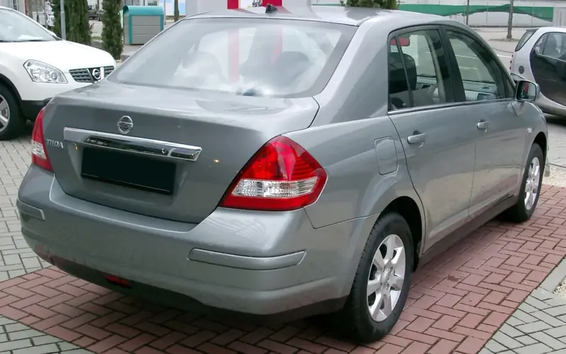 Nissan Tiida - 2