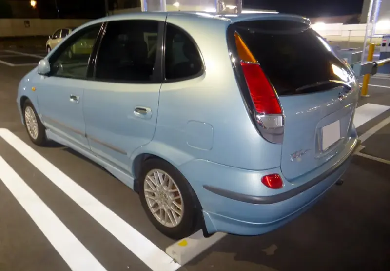Nissan Tino - 2