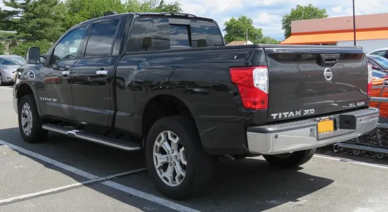 Nissan Titan - 2