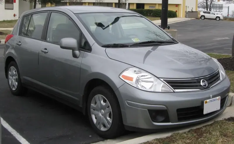Nissan Versa - 1