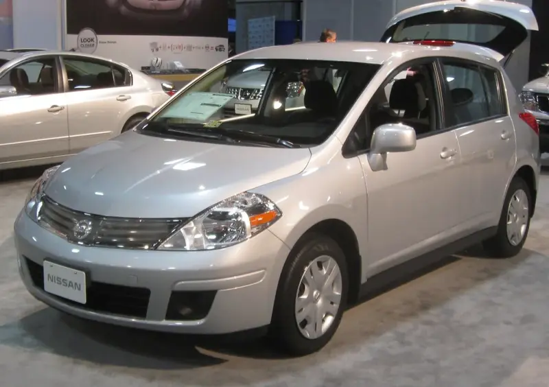 Nissan Versa - 2