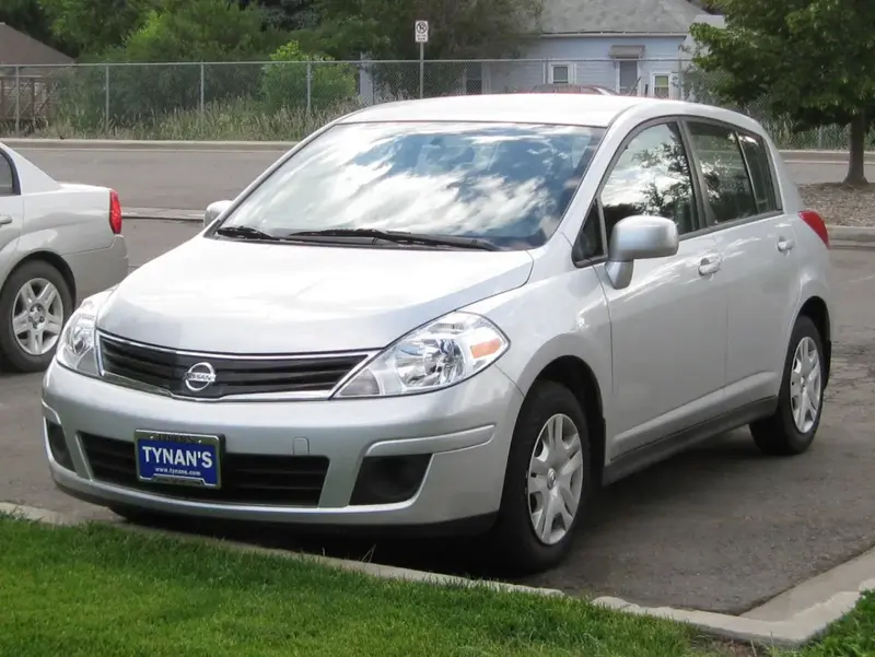 Nissan Versa - 3