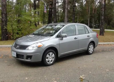 Nissan Versa Versa Sedan