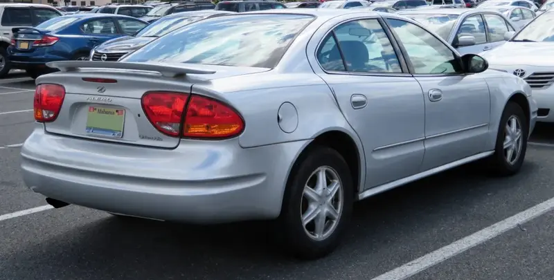 Oldsmobile Alero - 3