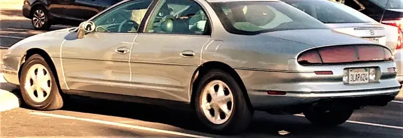 Oldsmobile Aurora - 3