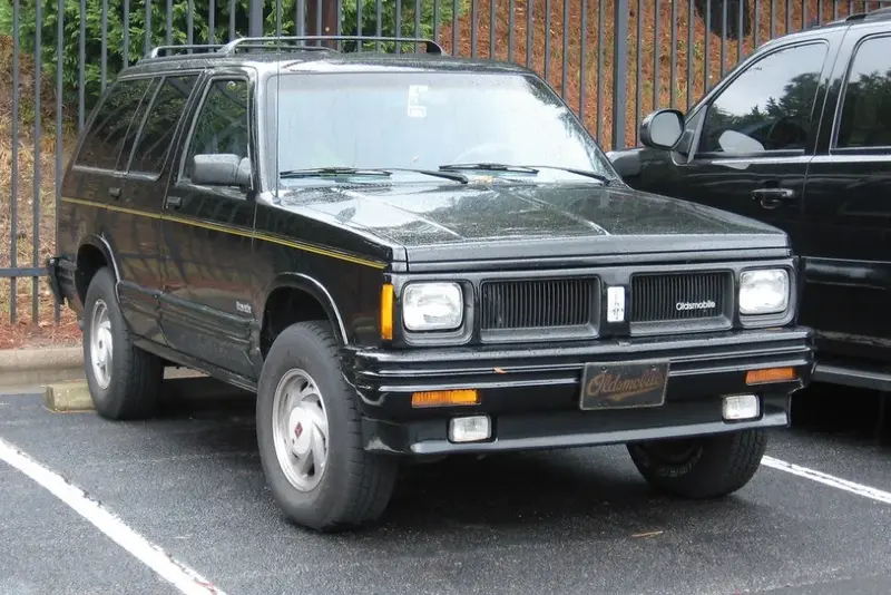 Oldsmobile Bravada - 3