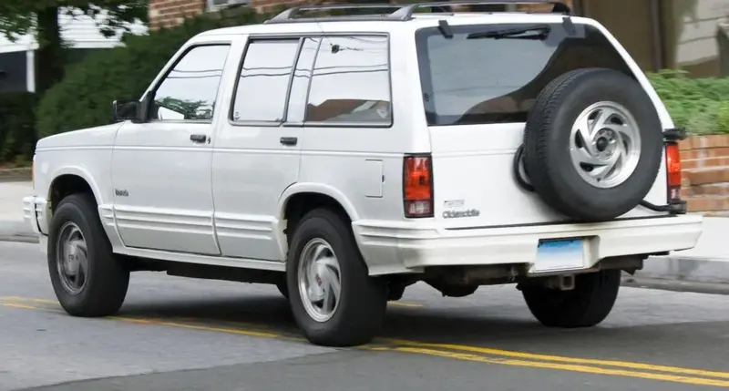 Oldsmobile Bravada - 2