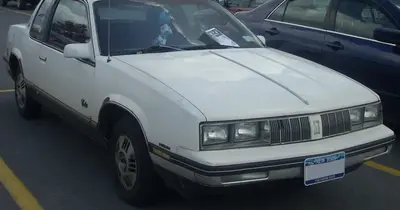 Oldsmobile Cutlass Cutlass Calais Coupe