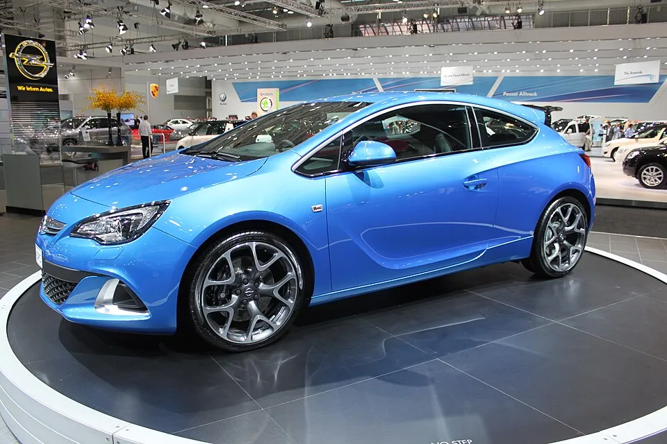Opel Astra Astra J Sports Tourer (facelift 2012)