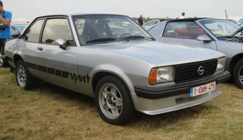 Opel Ascona - 4