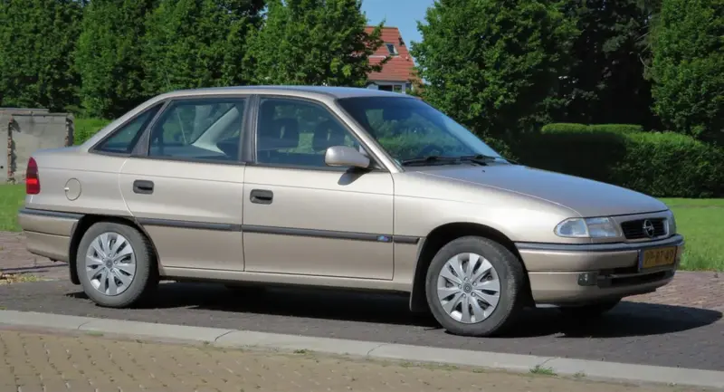 Opel Astra - 2