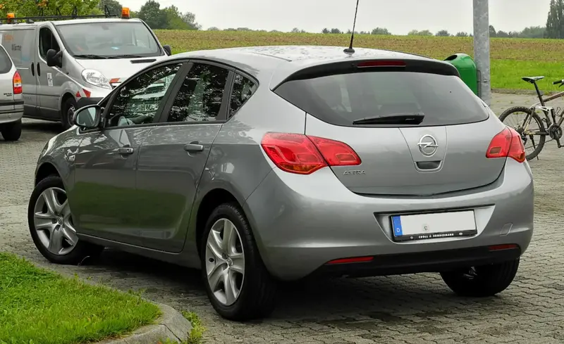 Opel Astra Astra J 1.4 Turbo (140 bg) Automatic - görsel 2