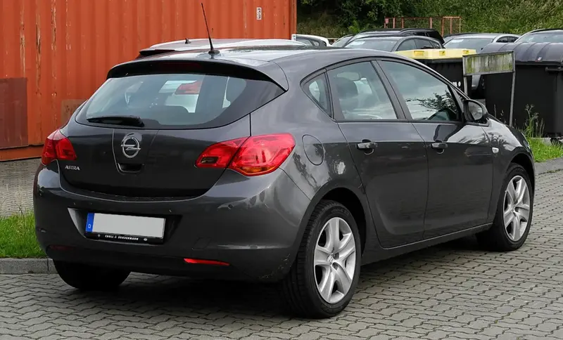 Opel Astra Astra J 1.4 Turbo (140 bg) Automatic - görsel 4