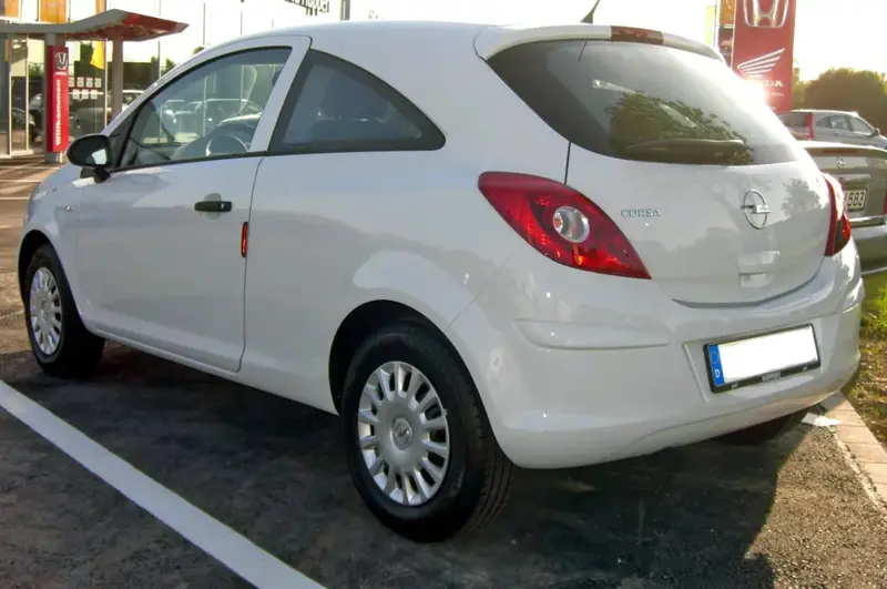 Opel Corsa - 2