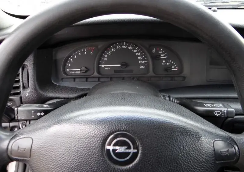 Opel Vectra - 6