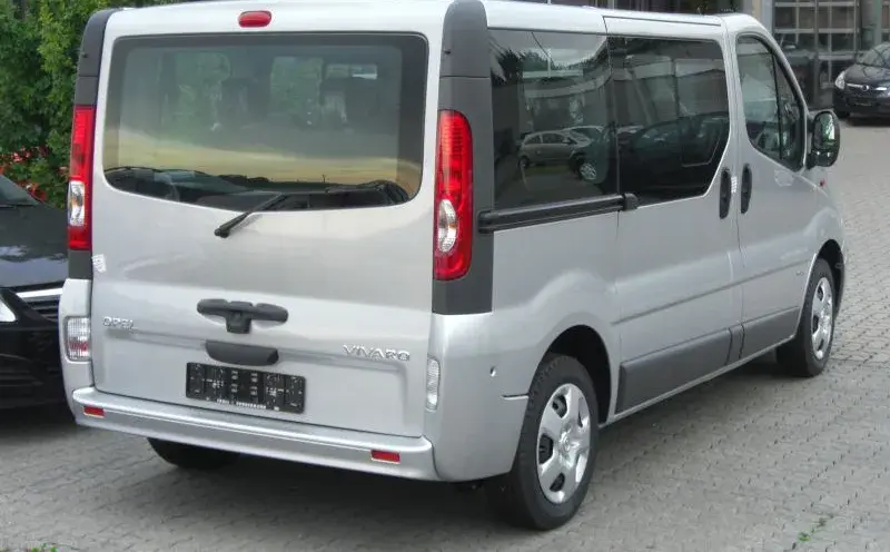 Opel Vivaro - 2