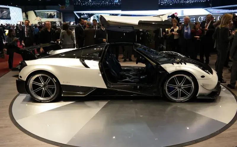 Pagani Huayra - 6