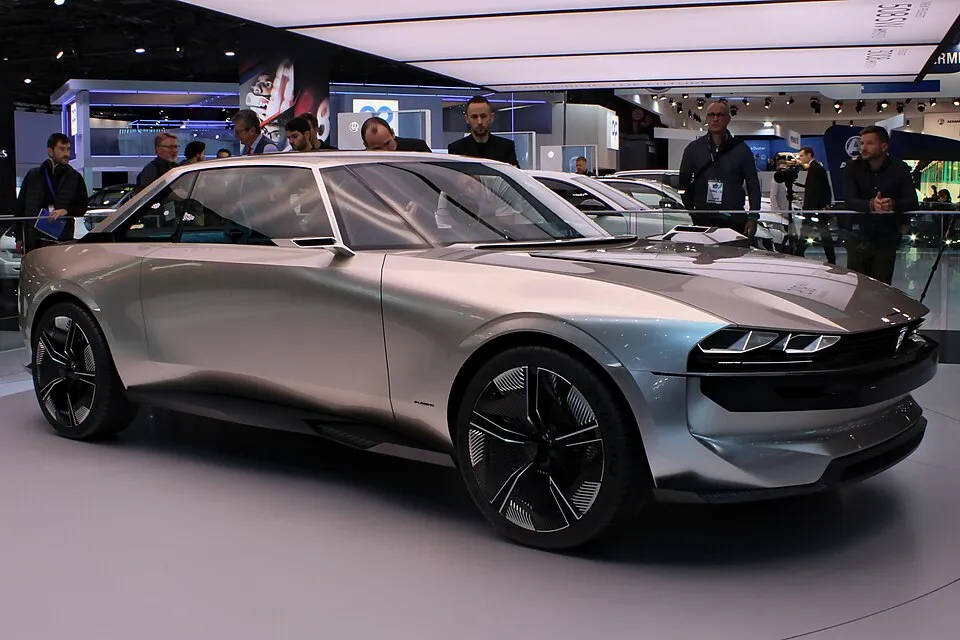 Peugeot e-LEGEND e-LEGEND Concept