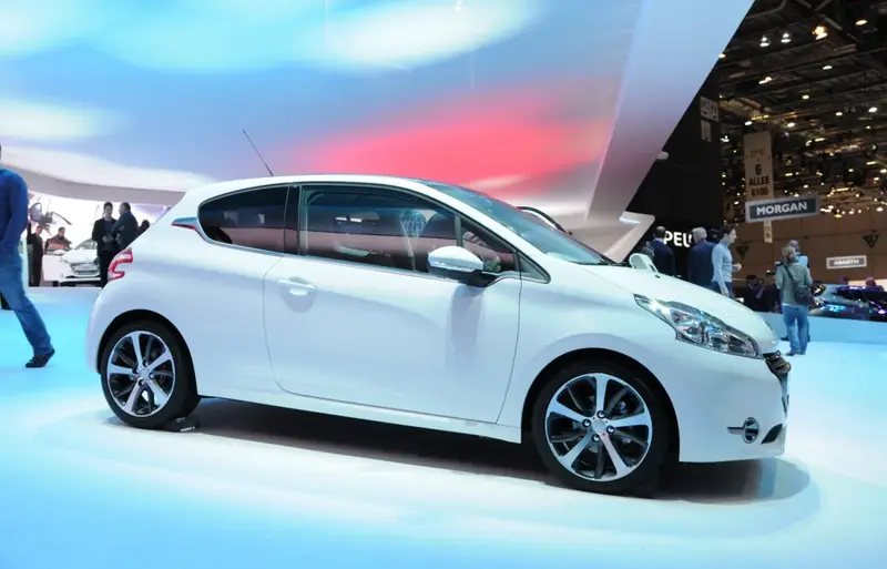 Peugeot 208 - 2