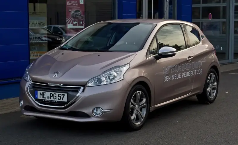 Peugeot 208 - 3