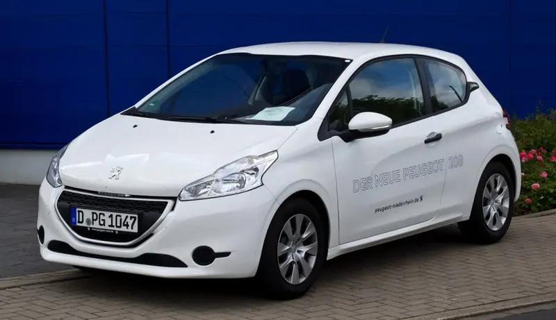 Peugeot 208 - 5
