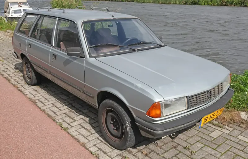 Peugeot 305 305 II (581M)