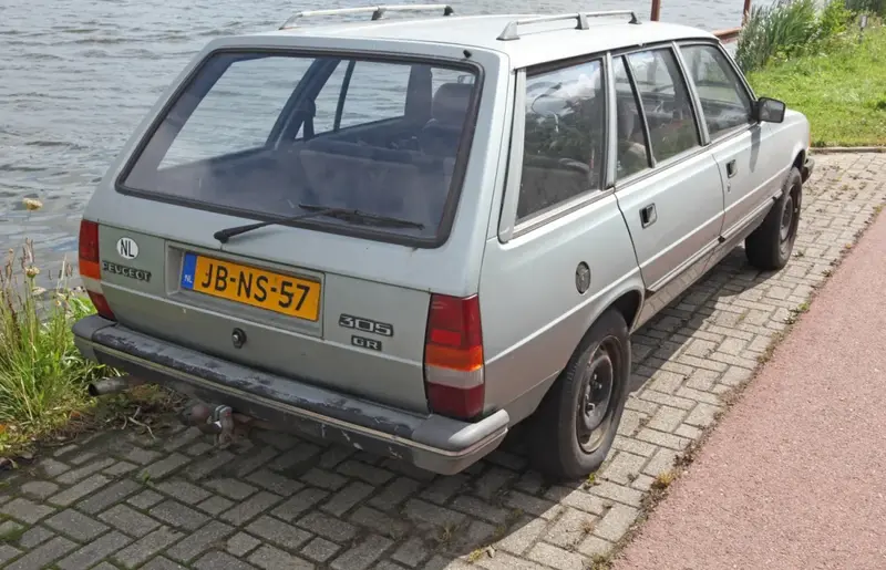 Peugeot 305 - 2