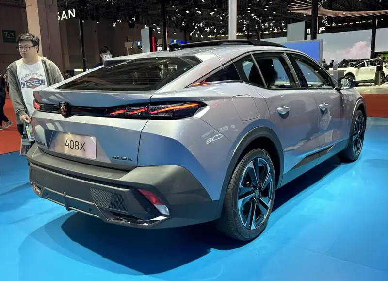 Peugeot 408 - 2