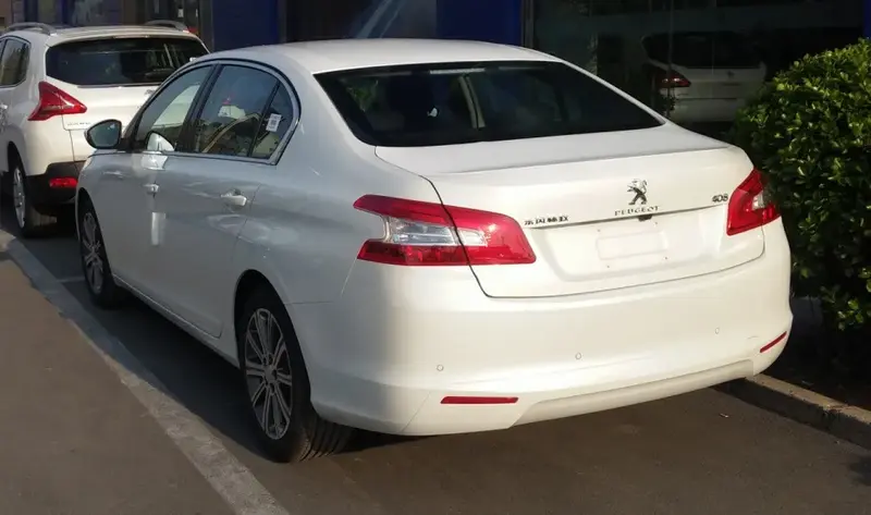 Peugeot 408 - 2