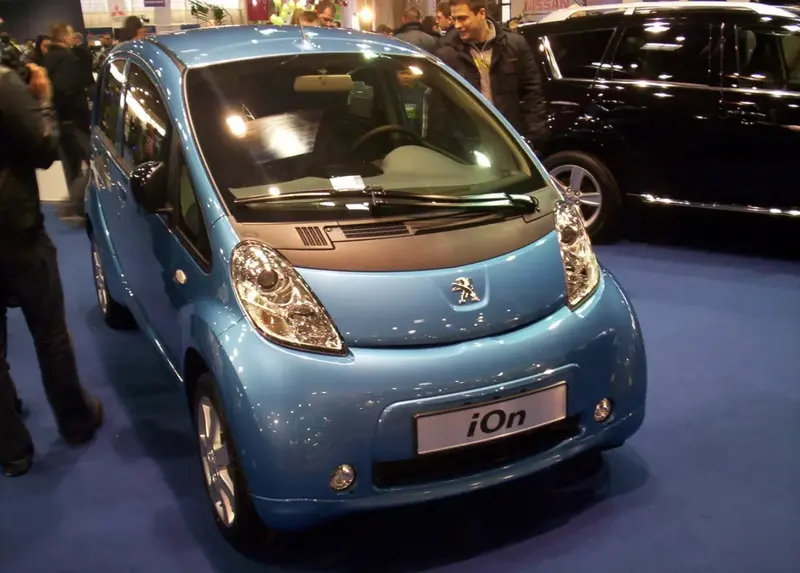 Peugeot iOn - 3