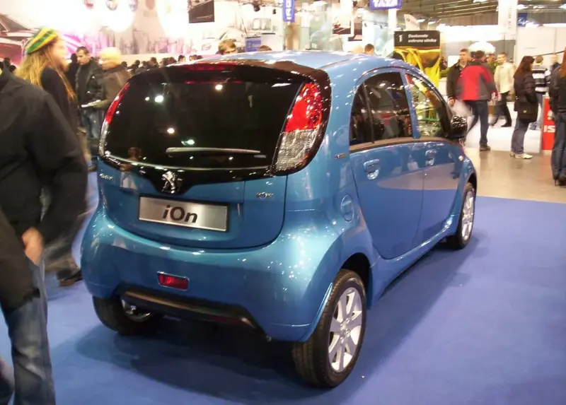 Peugeot iOn - 4