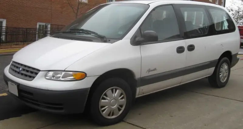 Plymouth Grand Voyager - 2
