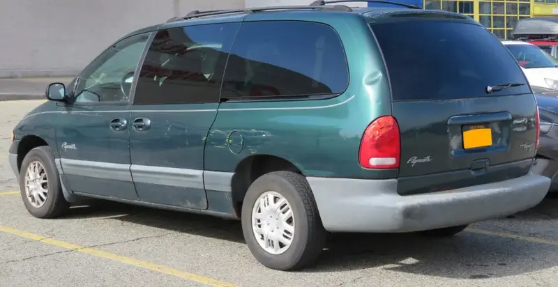 Plymouth Grand Voyager - 4
