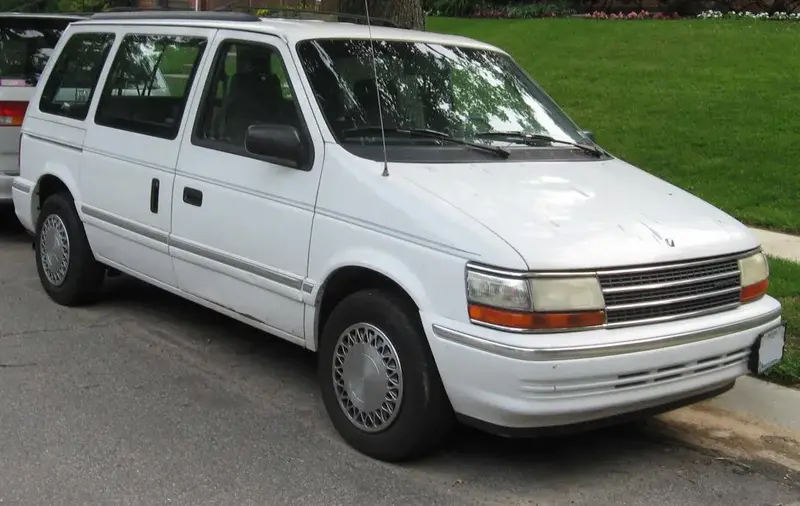 Plymouth Grand Voyager - 2