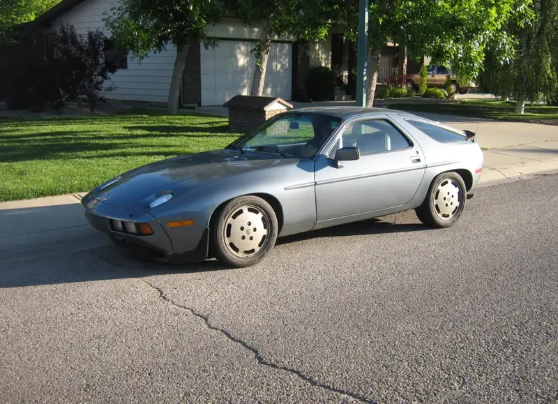 Porsche 928 - 4