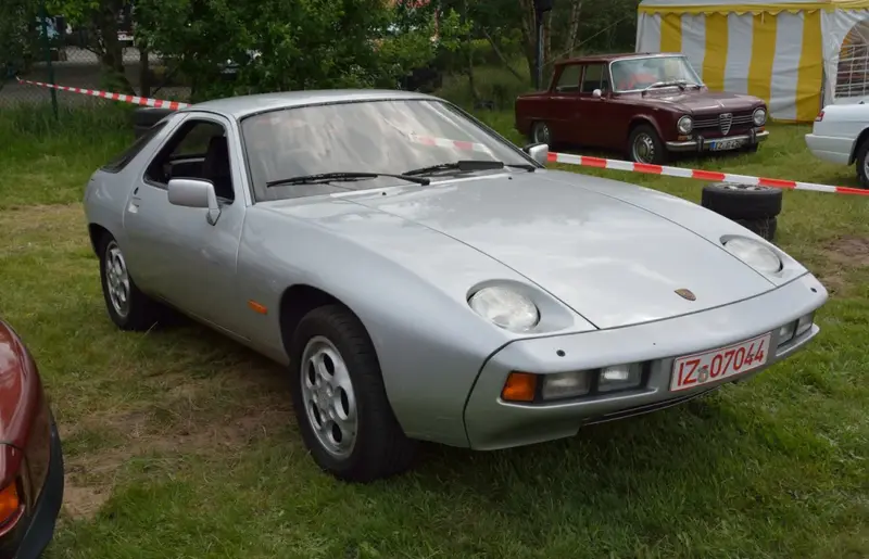 Porsche 928 - 6