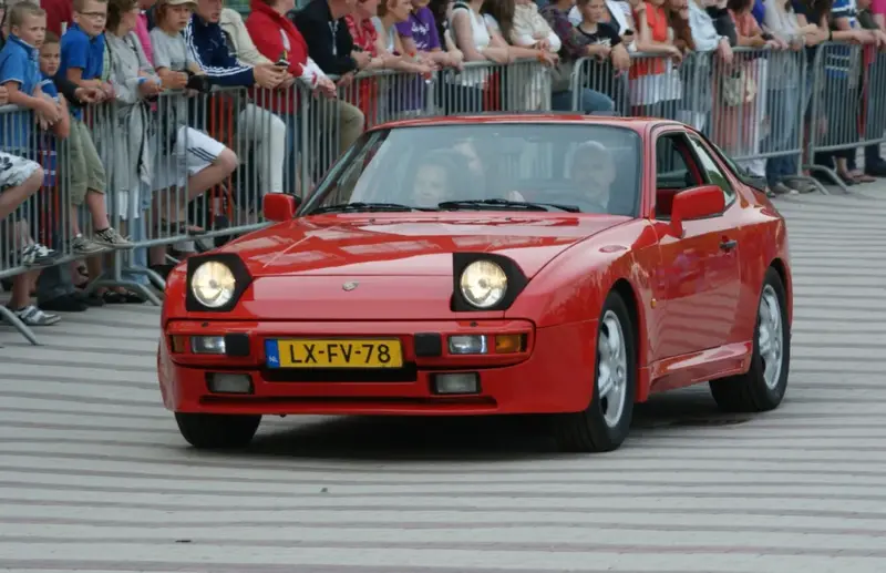 Porsche 944 944
