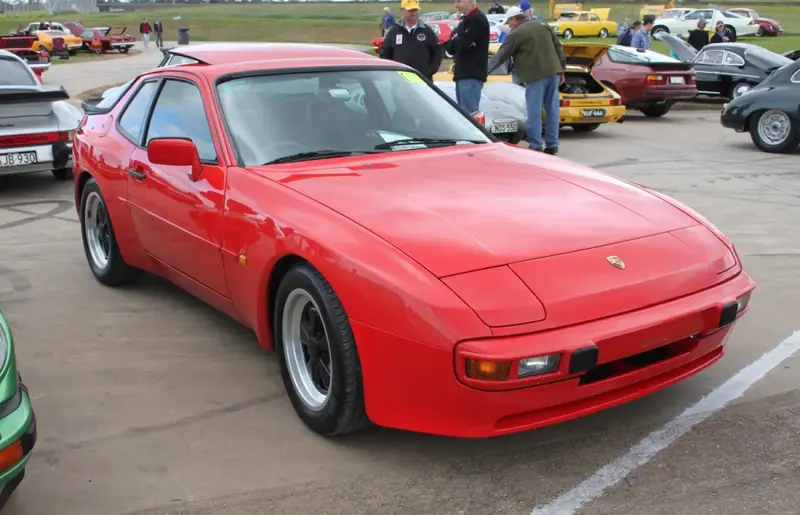 Porsche 944 - 6
